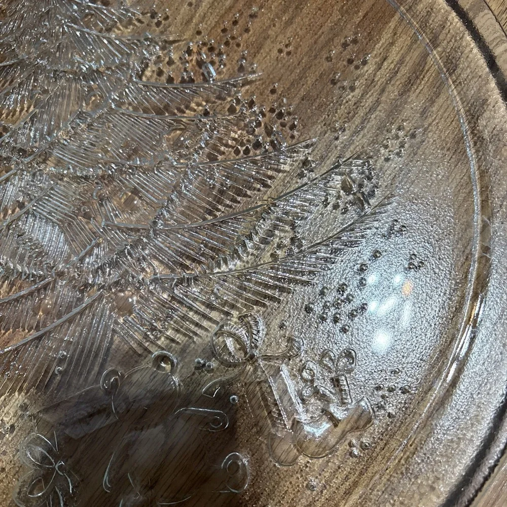 Vintage Clear Glass Christmas Tree‎ Serving Plate With Presents Detail